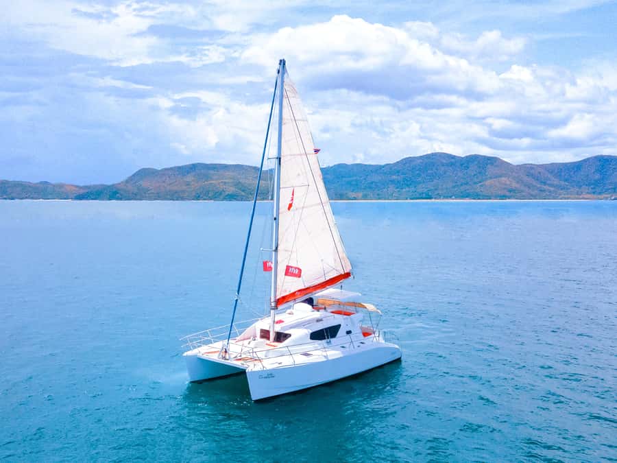 Pattaya: Private Sailing Catamaran Island Discoveries - A private boat changes the Pattaya day