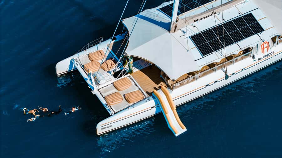 Phuket: Coral and Racha lslands Catamaran Tour with Lunch - Guides, language, and the level of service