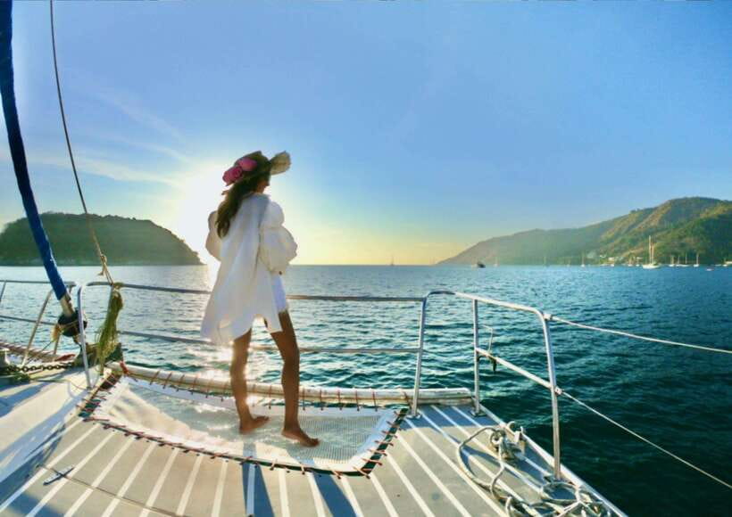 Phuket: Coral Island Catamaran Cruise with Sunset Dinner - Dinner with the sun going down