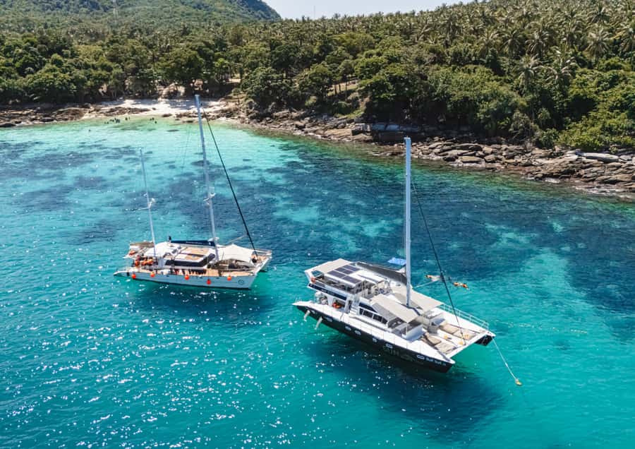 Phuket: Coral, Racha, Promthep Island Party Catamaran trip - Catamaran comfort and the crowd question