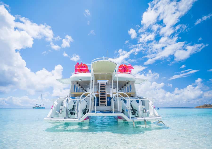 Phuket/Khaolak: Similan Islands Speed Catamaran Premium Trip - Food, drinks, and the extra park fee
