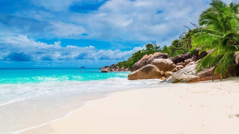 Phuket : Lazy Similan Islands by Catamaran with lunch - Island No. 8 and the shape of Sailing Rock