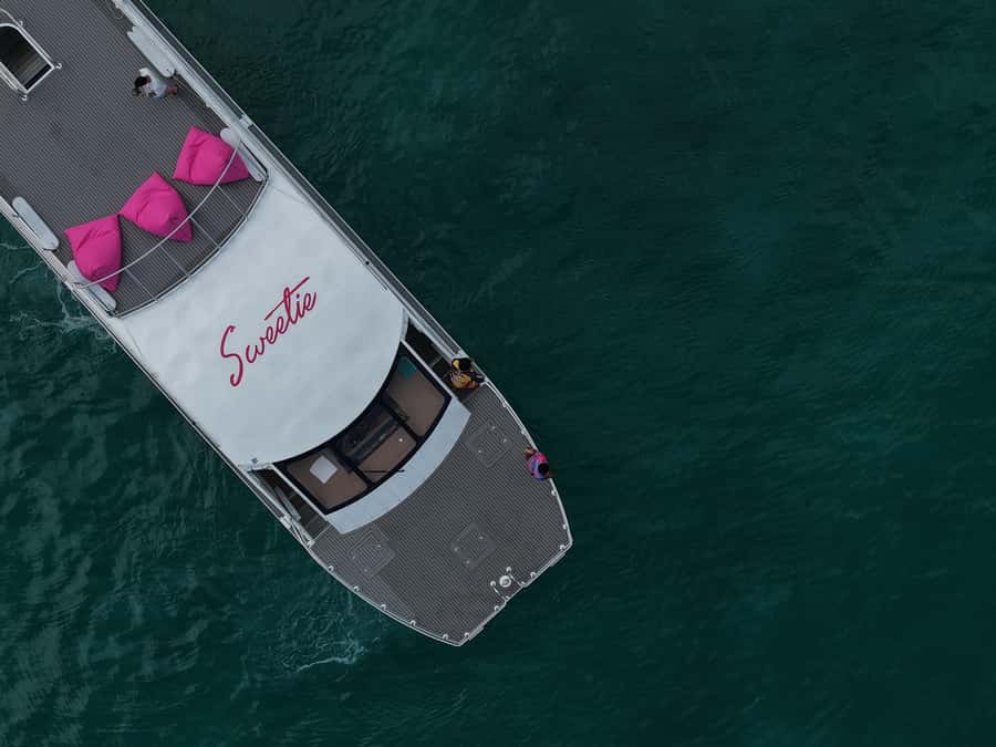 Phuket: Phi Phi, Bamboo & Maithon by Premium Speed Catamaran - Phi Phi Don: lunch and a look at island life