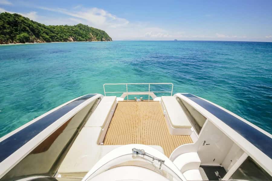 Phuket: Phi Phi & Maithon Island Day Trip by Power Catamaran - Lunch and downtime on Phi Phi Don