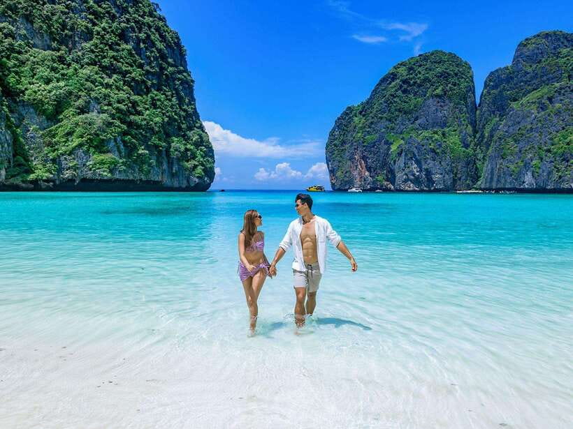 Phuket: Phi Phi, Maya and Khai Or Bamboo Island by Catamaran - Swimming in Pileh Lagoon
