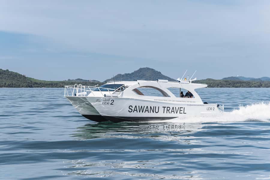 Phuket: Phi Phi, Maya & Bamboo By Premium Speed Catamaran - Maya Bay, the famous first stop