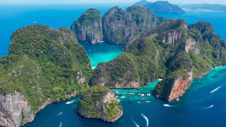 Phuket: Phi Phi, Maya & Bamboo By Premium Speed Catamaran - Swimming in Pi Leh Lagoon