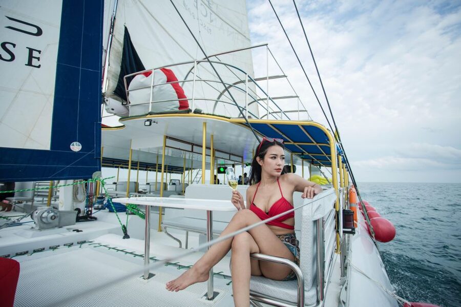 Phuket: Racha and Coral Island Catamaran Tour with Lunch - The language issue deserves serious attention