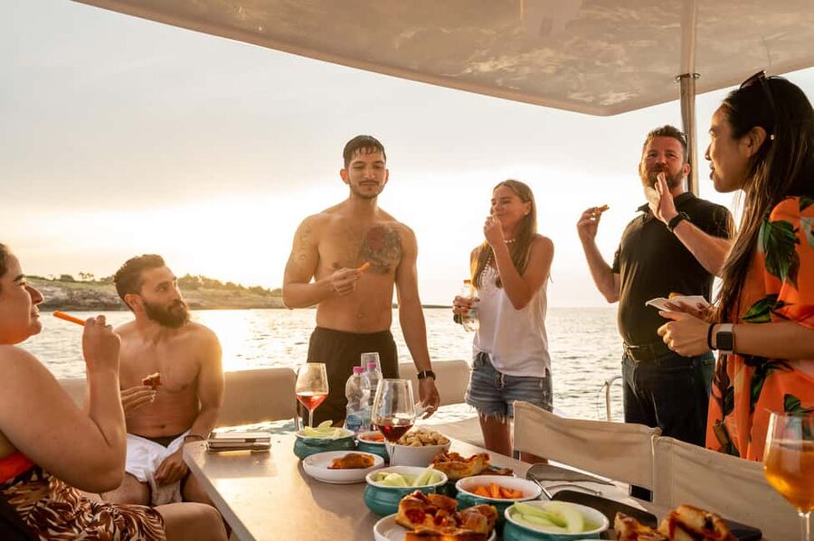Polignano a Mare: Catamaran Tour with Aperitif & Local Food - Why Polignano looks better from the water