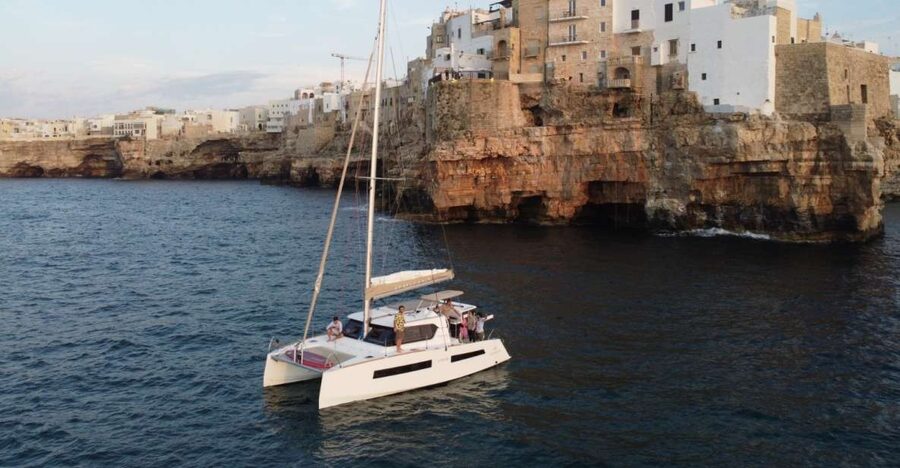 Polignano a Mare: Catamaran Tour with Aperitif & Local Food - Setting out from Cala Ponte Marina