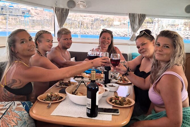 Private 5 hour catamaran cruise in south of Gran Canaria - Space to relax inside and outside