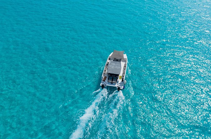 Private Atomic Catamaran Tour to Isla Mujeres - The open bar and the real cost