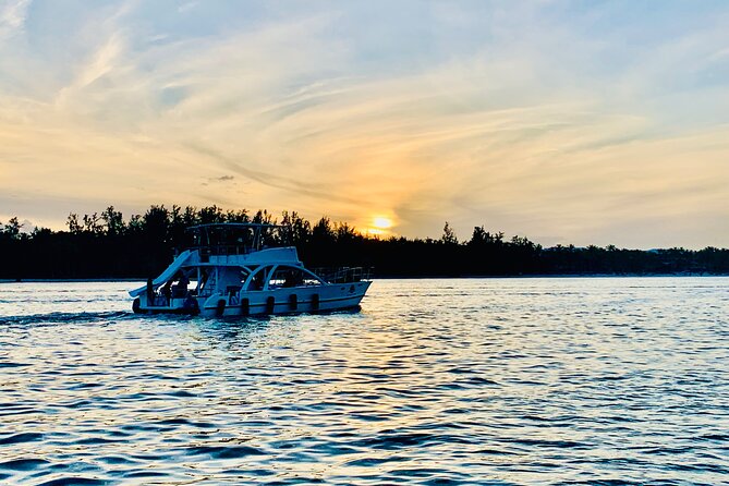 Private Catamaran Cruise with Slide & unlimited drinks - The beach setting and photo opportunities