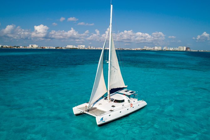 Private Catamaran from Cancun to Isla Mujeres | For up to 40 pp - Playa Norte and the turquoise water