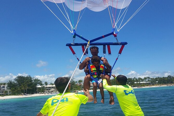 Private Catamaran + Private Parasailing - up to 20 passengers - Photos cost extra, so plan ahead