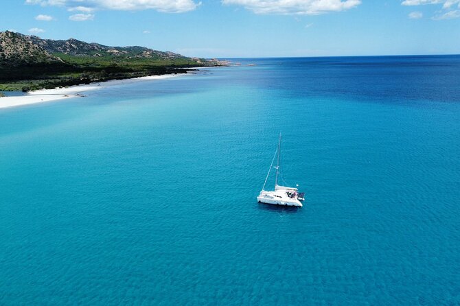 Private catamaran sailing trip around La Caletta -Berchida - Sardinia - Who should book this sailing day