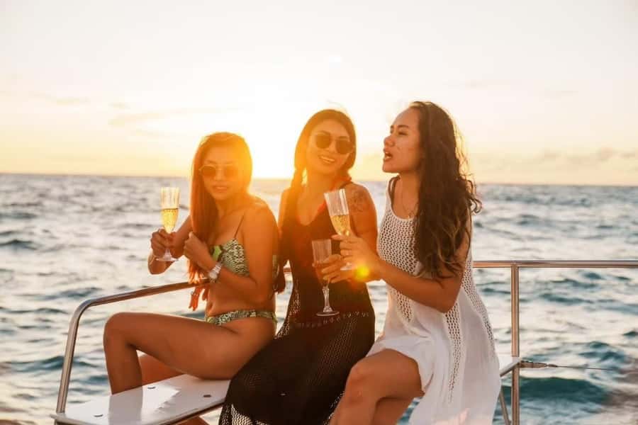 Private Catamaran to Coral Island Full Day - Four hours on Coral Island