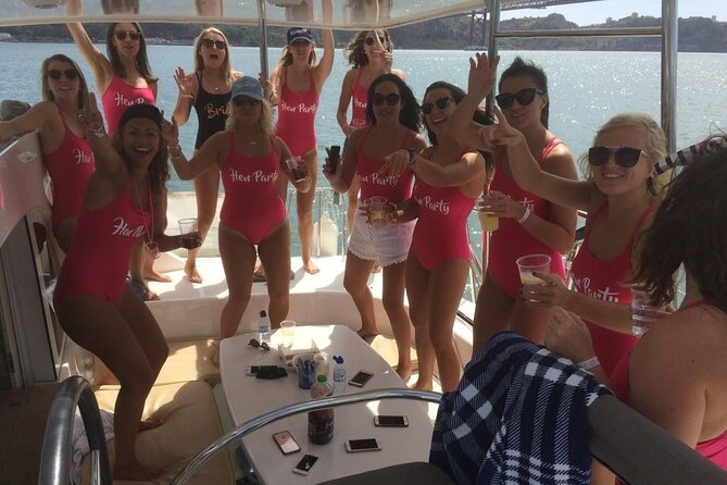 Private Catamaran Tour: Lisbon coast cruise with barbecue and drinks - The swim stop near a beach