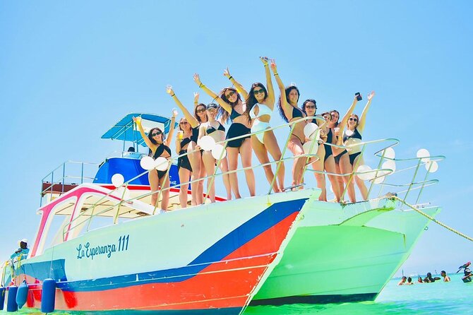 Private Catamaran wonderful Snorqueling slide & entartaiment team - Crew Service and the Photographer