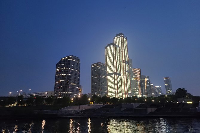 Private Catamaran Yacht Tour in Han River - Seoul Marina and its 90 anchored yachts