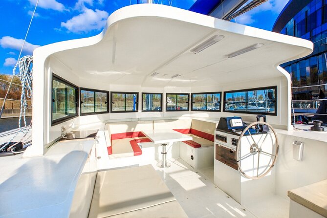 Private Catamaran Yacht Tour in Han River - Choosing the right departure time
