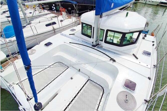 Private Catamaran Yacht Tour in Han River - The Han River views during the one-hour cruise