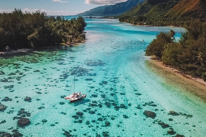 PRIVATE Full Day Tour : Moorea Snorkeling & Sailing on a Catamaran named Taboo - Tropical fruit, refreshments, and the food question