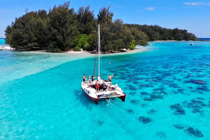 PRIVATE Full Day Tour : Moorea Snorkeling & Sailing on a Catamaran named Taboo - Searching for turtles, rays, and underwater tikis