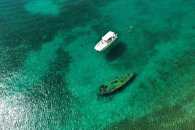 Private Power Catamaran. Secluded Beaches, Snorkeling, Turtles for Full/Half Day - A full-day rhythm with room for lunch