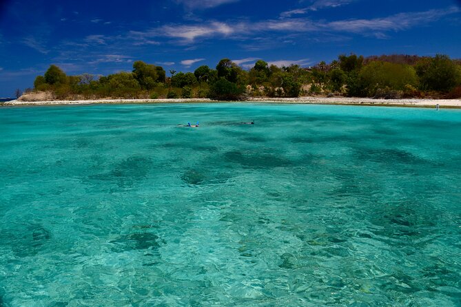 Private Power Catamaran. Secluded Beaches, Snorkeling, Turtles for Full/Half Day - Music, shade, and the parts between stops