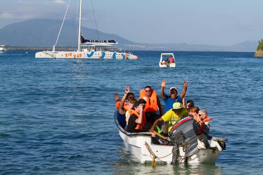 Puerto Plata: Sosúa Catamaran Day Trip with Lunch and Drinks - Lunch, fruit, and Dominican appetizers