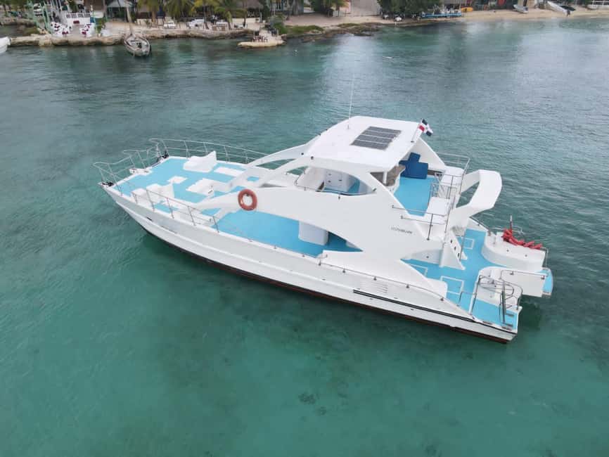 Punta Cana: Exclusive Private Catamaran Tour to Saona Island – VIP Service - Service is the strongest part of the package