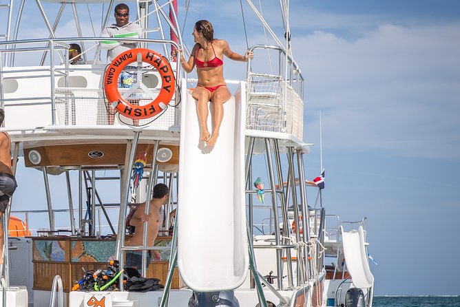 Punta Cana Private Catamaran Cruise with Drinks and Light Snacks - The natural pool and its floating bar