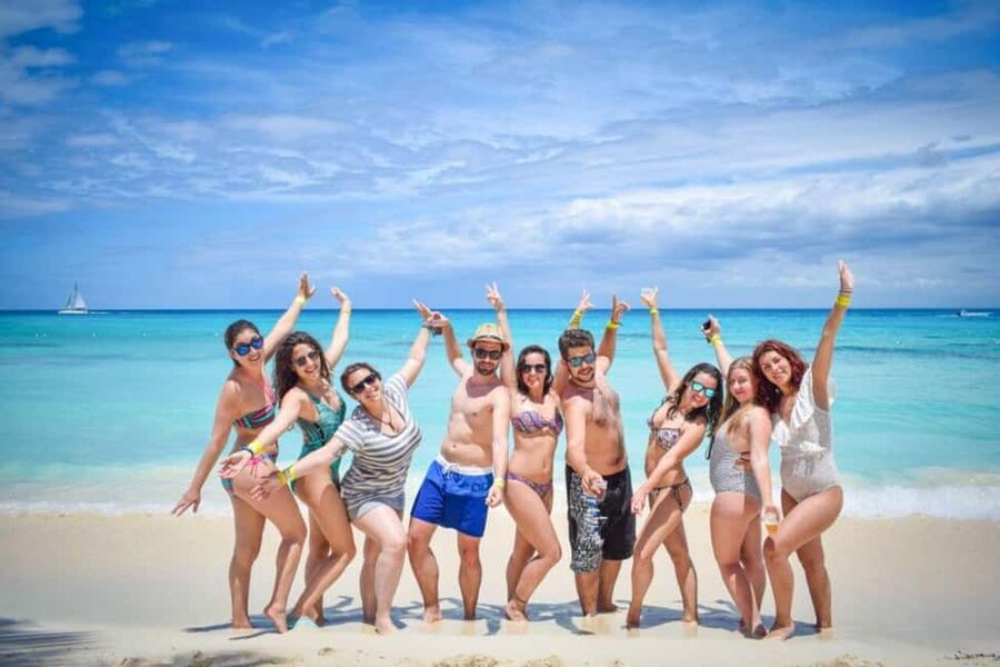 Punta Cana - Santo Domingo: Saona Island VIP Catamaran Tour - Saona Island: Nearly Three Hours on the Beach