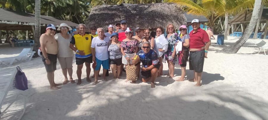 Punta Cana: Saona Island Catamaran Adventure with Lunch - The natural pool and the final swim