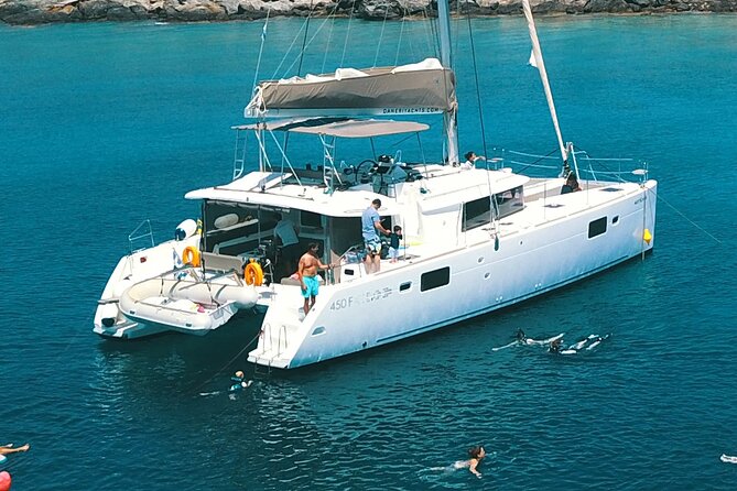 Rethymno Catamaran Cruise: Healthy Lunch & Open Bar - Sailing north along Crete’s coast