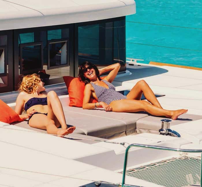 Rethymno Premium Catamaran Cruise: Healthy Lunch & Open Bar - The outward sail takes patience
