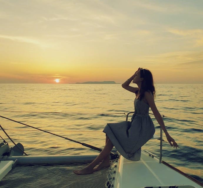 Rethymno: Sunset Catamaran Cruise - Sushi & Open Bar - Setting sail from Rethymno Marina