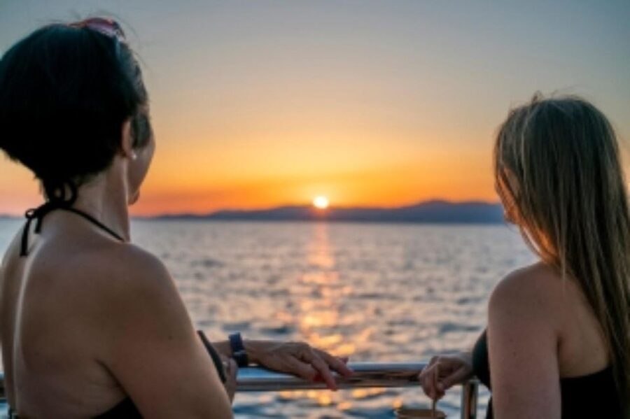 S'Arenal: Sunset Catamaran Cruise with BBQ - Sailing out through Palma Bay
