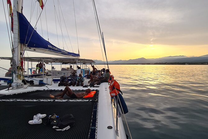 Sailing catamaran at Sunset of 2 hours Duration - A catamaran ride aimed at sunset, not sightseeing