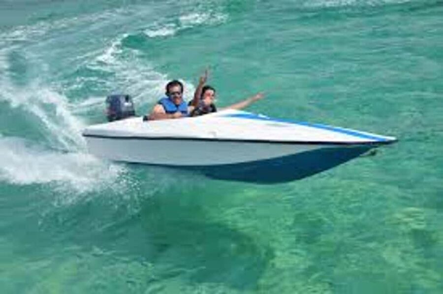 Sailing Splash Tour Speedboat, Snorkel, and Catamaran - A fast start from Punta Cana and Bávaro