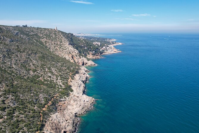 Sailing trip and swim in the bay of Dénia on a catamaran - What a 124-seat catamaran means for your day