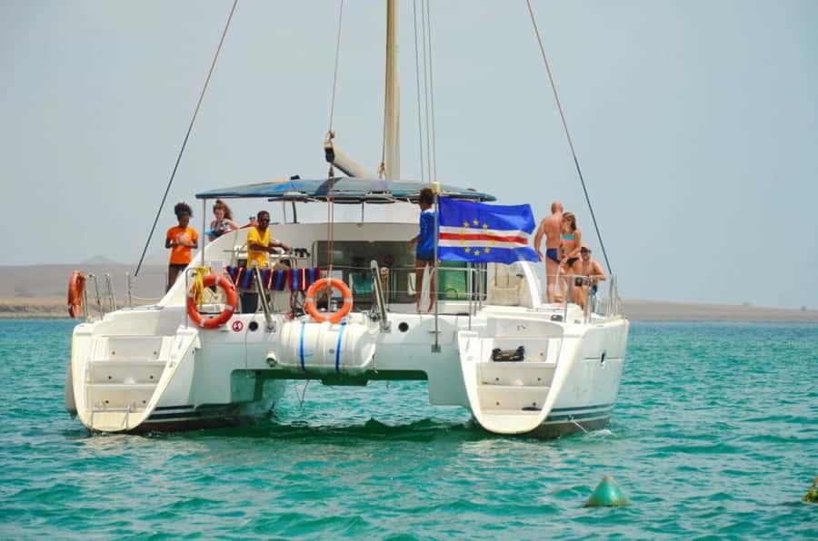 Sal Island: Catamaran cruises on Sal Island - Reaching Monte Leão and Murdeira Bay