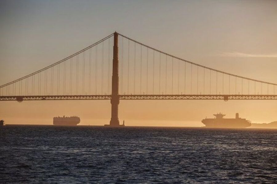 San Francisco: Golden Gate Bridge Catamaran Cruise - Snacks, drinks, and the 90-minute timing