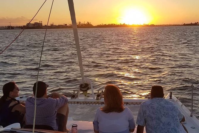 San Juan Catamaran Sunset Sail with Drinks Included - Why a six-person boat changes the evening