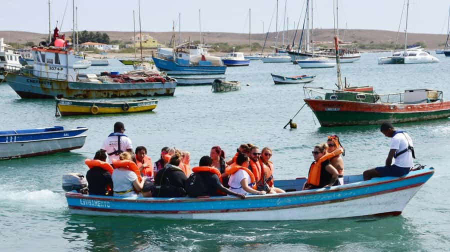 Santa Maria: Sal Island All-inclusive Adults-only Catamaran - Sailing between Palmeira and Monte Leão