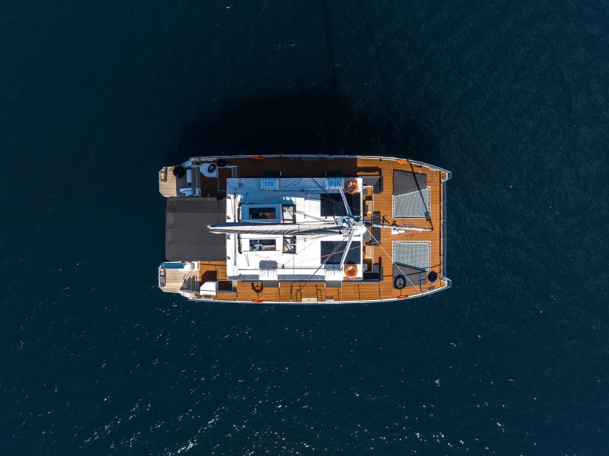 Santorini: Catamaran Caldera Cruise with Meal and Drinks - Key points at a glance