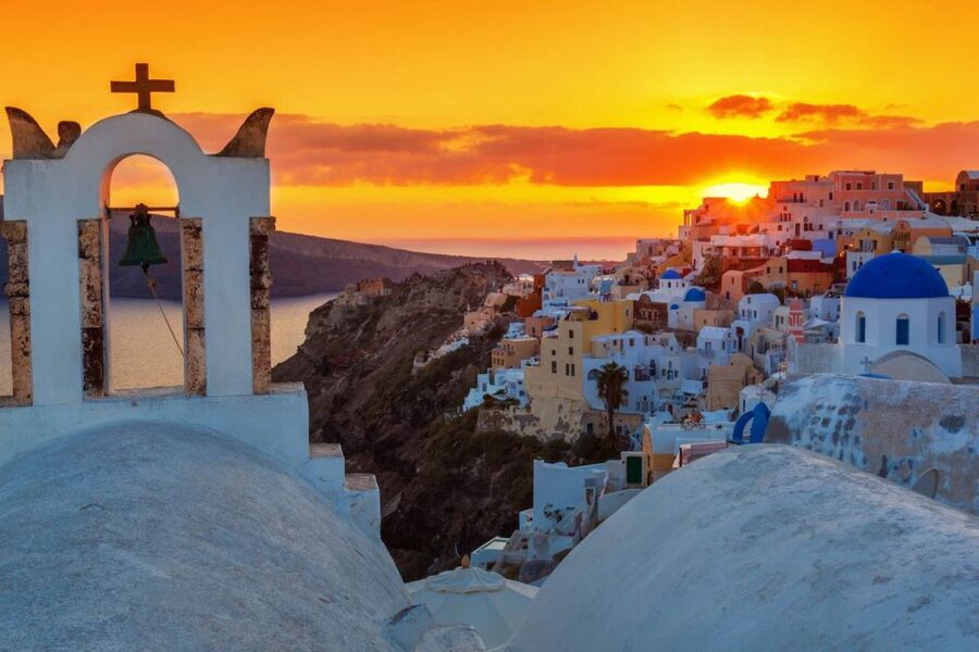 Santorini: Catamaran Cruise, Winery, & Oia Sunset Combo Tour - Sunset at Oia’s old castle area