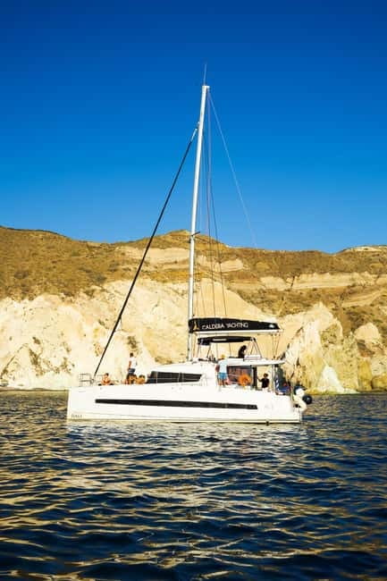 Santorini: Catamaran Cruise with Fresh Meal & Open Bar - What the crew and boat are like