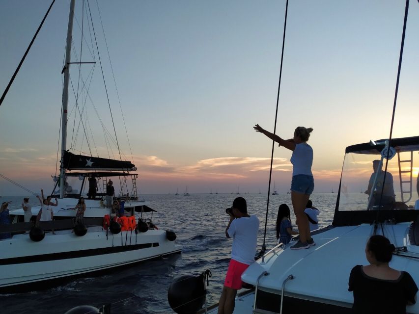 Santorini: Catamaran Cruise with Meal & Open Bar - Why this cruise is a smart way to see Santorini